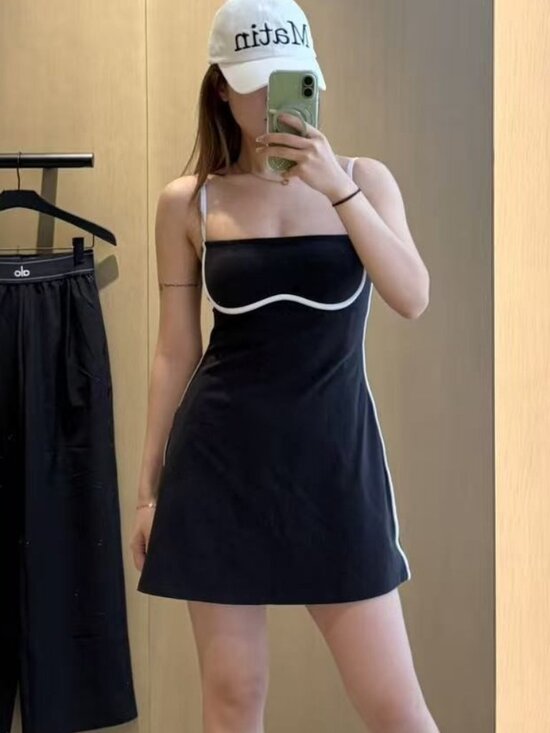 ALO Yoga Dresses & Skirts - 🖤 Alo Airbrush Streamlined Dress - Black and White Color Block Fitted Dress